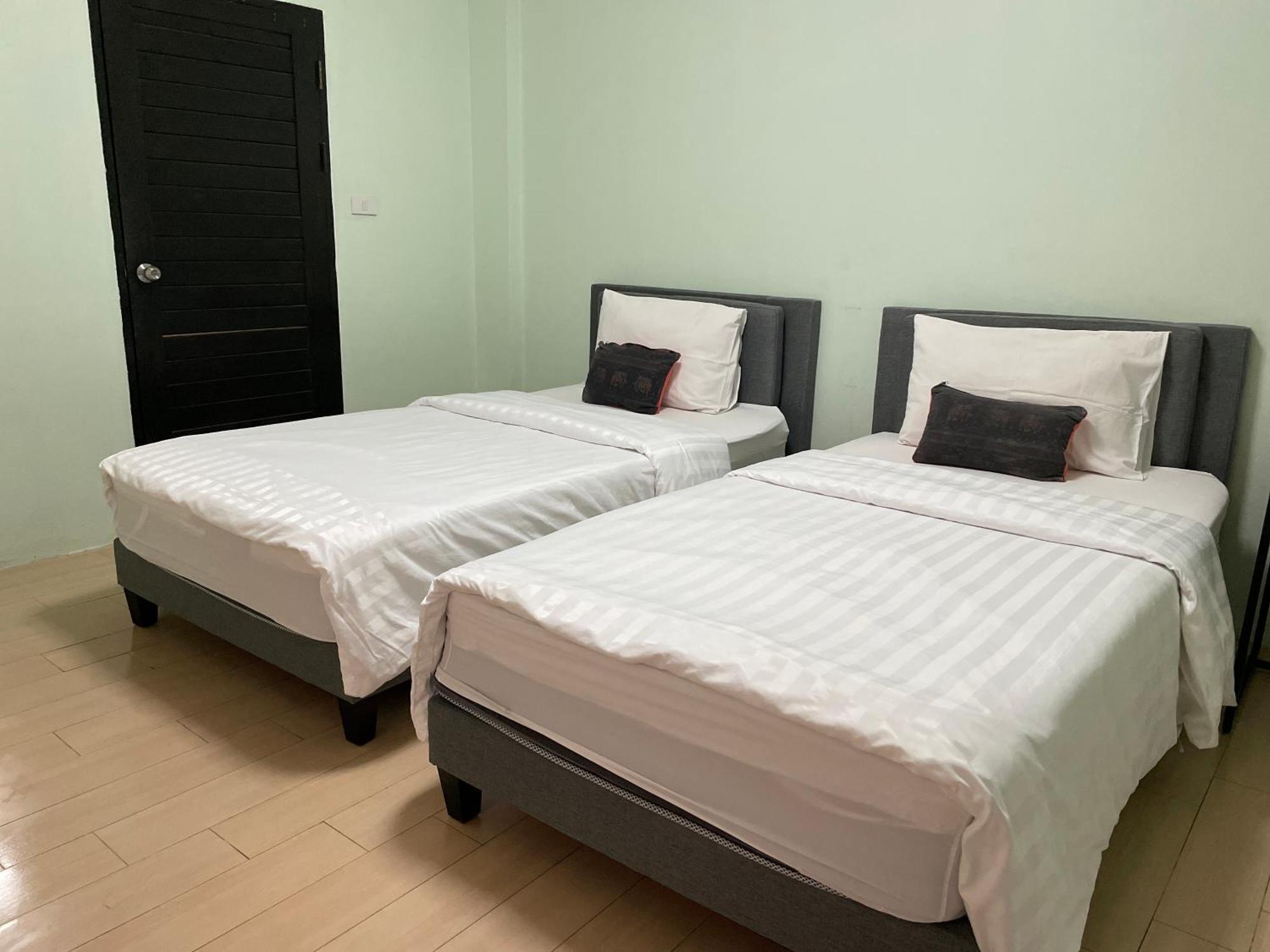Albergue Baan Ploy In (Adults Only) Chiang Mai Exterior foto
