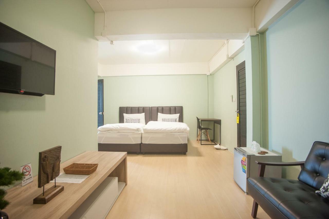 Albergue Baan Ploy In (Adults Only) Chiang Mai Exterior foto